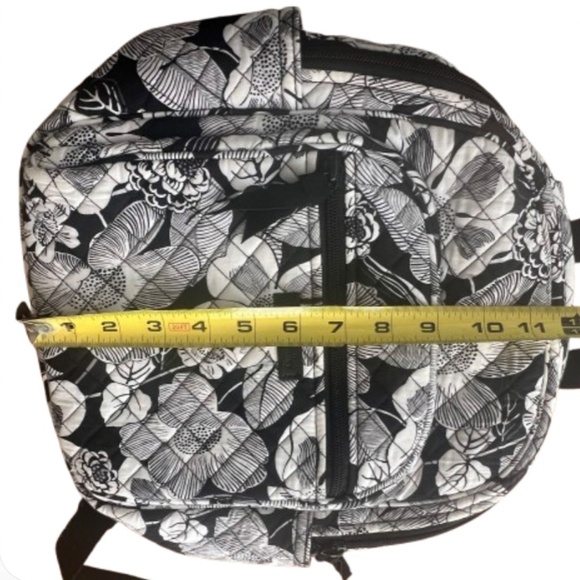 VERA BRADLEY BACKPACK NWOT BEAUTIFUL QUILTED BAG~NEVER USED - Picture 4 of 7